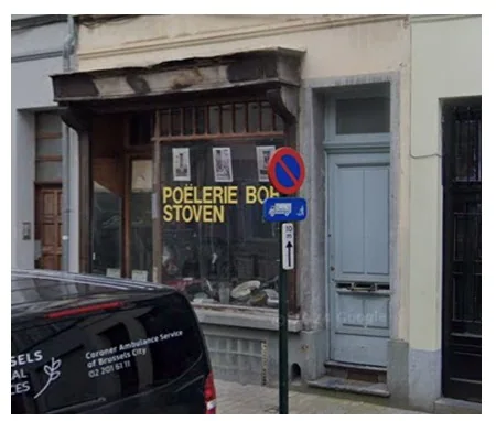 Volet, porte ou équipement associé à la baie